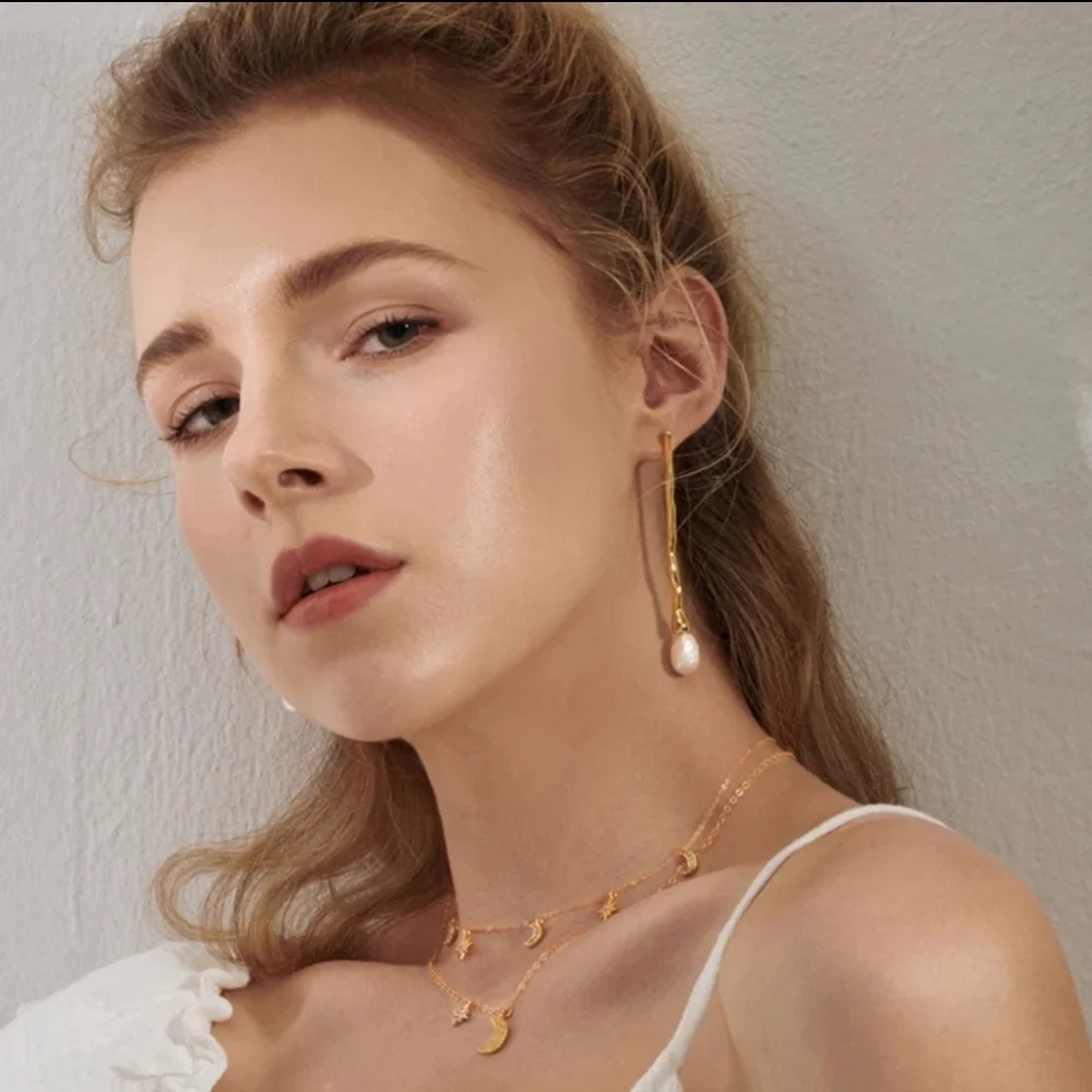 Irregular Pearl Drop Earrings - Picture 4 of 4